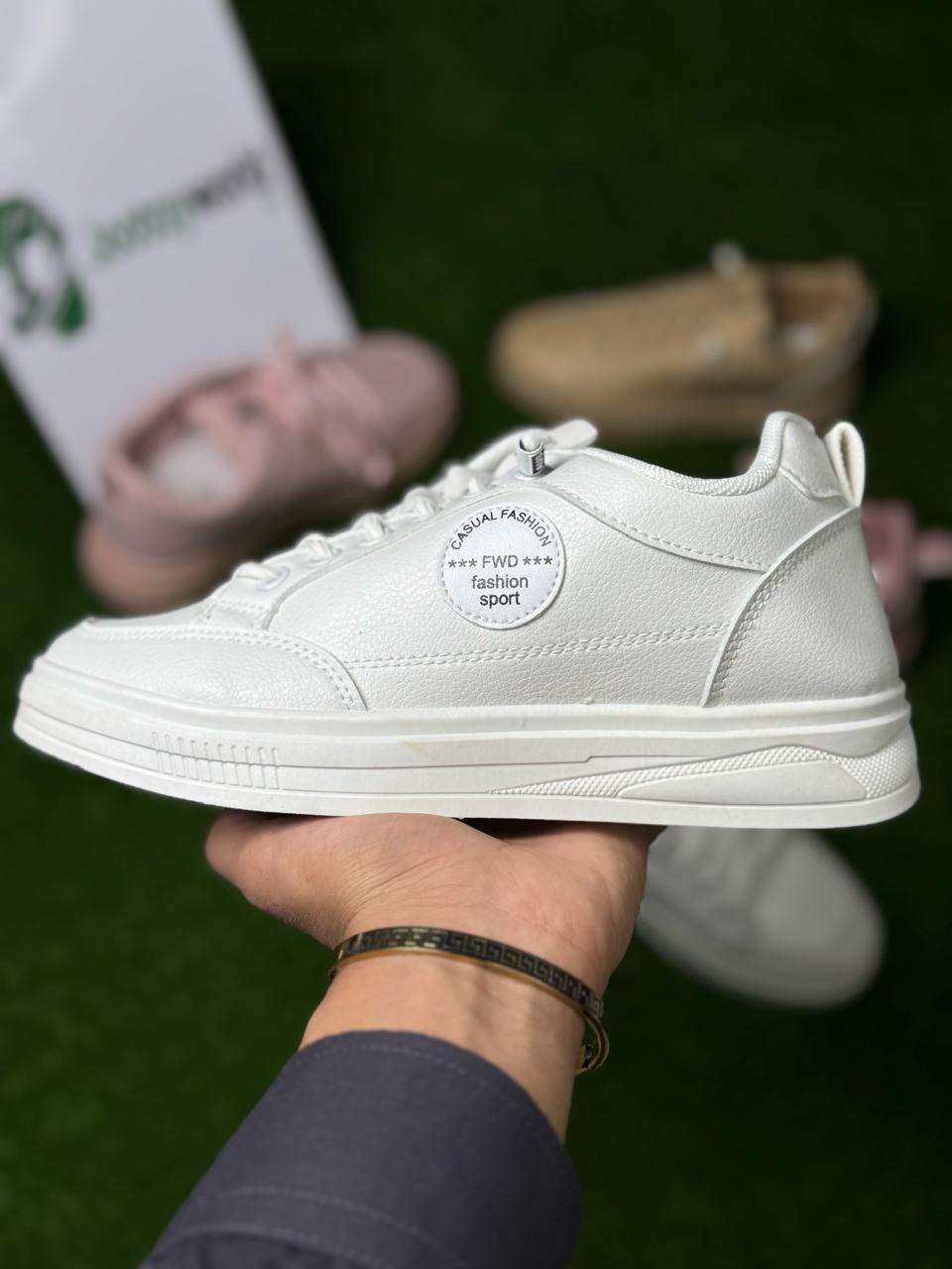 Women's Fashion Casual Sneakers (white)